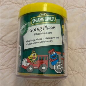 SESAME STREET WILTON New COOKIE CUTTERS 8 VTG 1990 CHARACTERS GOING PLACES